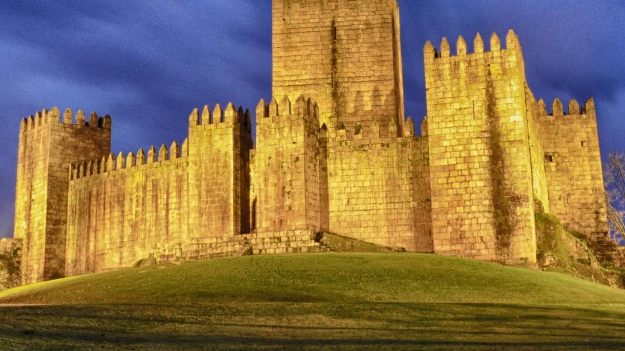 Golf Course - Luxurious Flat T3 - Ponte De Lima Apartment Bagian luar foto